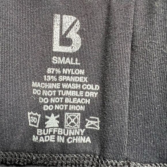 Buff Bunny Solid Black Sexy Side Seam Cropped 7/8 Leggings Women's size Small - Picture 3 of 6